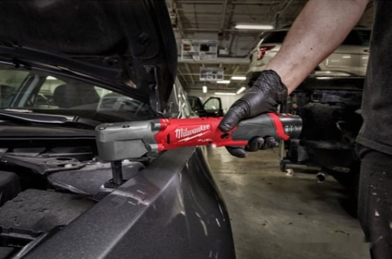 Гайковерт Milwaukee M12 FRAIWF38-0 4933471700 (без АКБ)