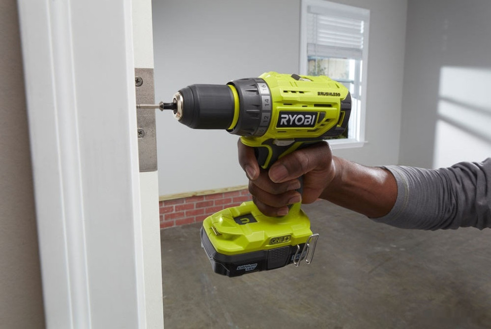 Дрель-шуруповерт Ryobi R18DD7-0 5133004532 (без АКБ) Дрель-шуруповерт Ryobi R18DD7-0 5133004532 (без АКБ)