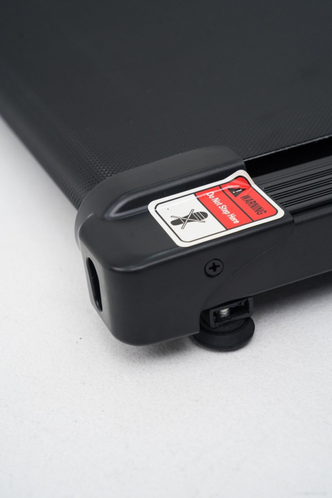 Беговая дорожка Calviano Slim Black Беговая дорожка Calviano Slim Black