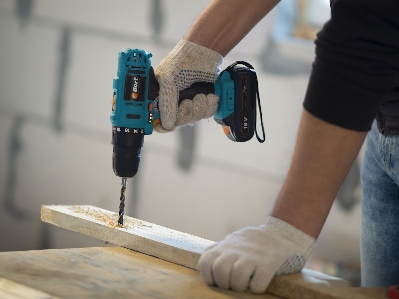 Дрель-шуруповерт BORT BAB-18Ux2Li-FDK (с 2-мя АКБ)