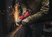 Угловая шлифмашина Milwaukee HD18 AG125-402C 4933441507 (с 2-мя АКБ, кейс)