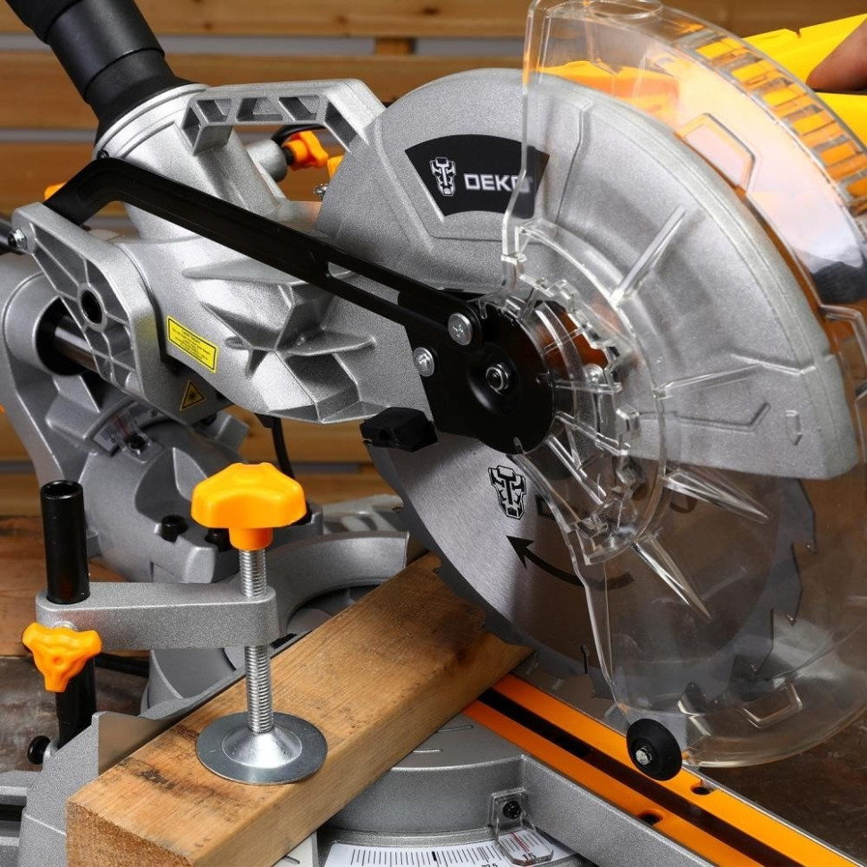 Торцовочная пила Deko DKMS255 Laser 084-1029