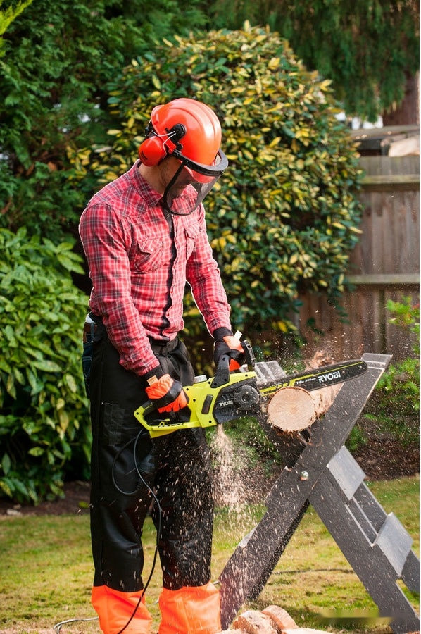 Электрическая пила Ryobi RCS1935B Электрическая пила Ryobi RCS1935B