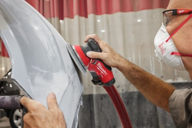 Шлифовальная машина Milwaukee M12FROS5-502X 4933493651 (с 2-мя АКБ, кейс)