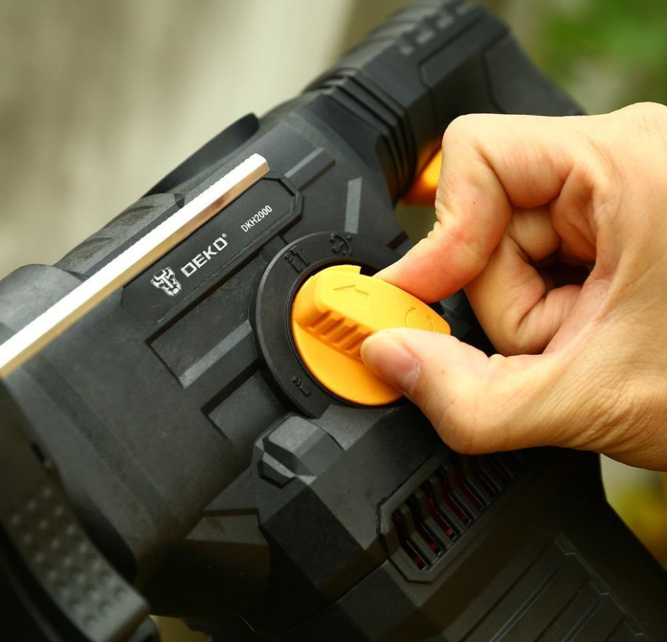 Перфоратор Deko DKH2000 SET 10 Перфоратор Deko DKH2000 SET 10