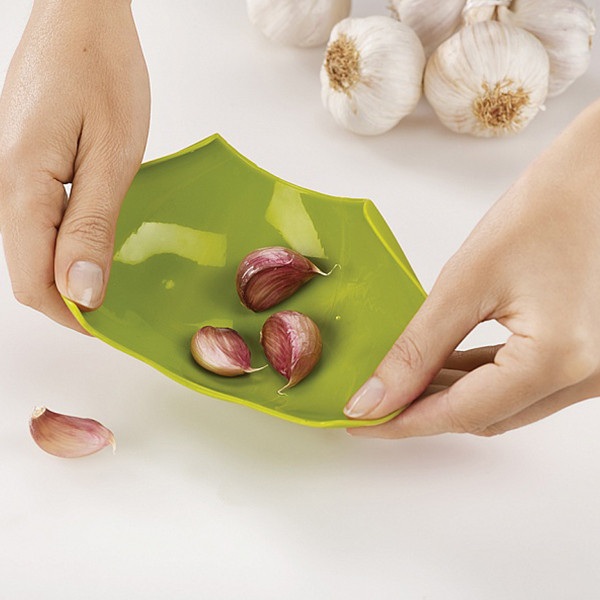 Коврик для чистки чеснока Joseph Joseph Scroll (Green)