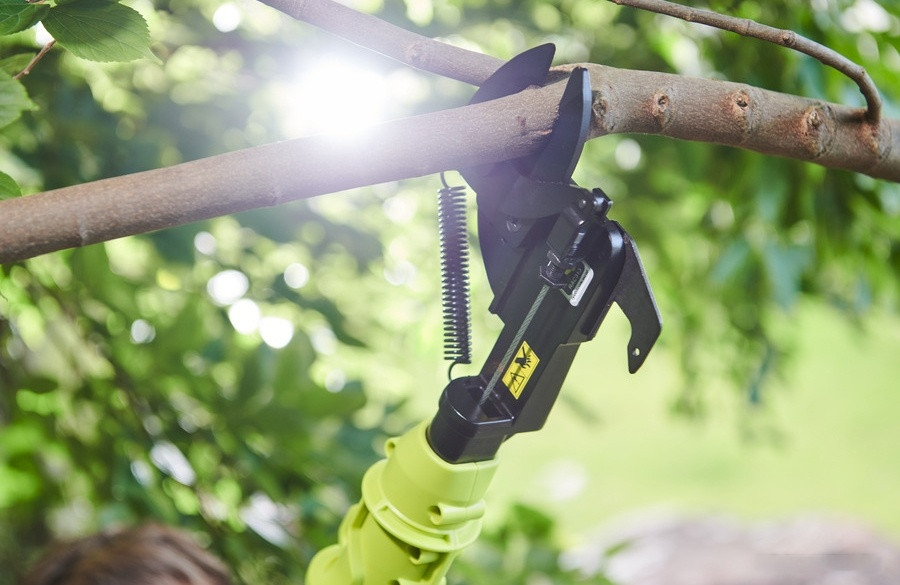 Секатор Ryobi OLP1832BX (без АКБ) Секатор Ryobi OLP1832BX (без АКБ)