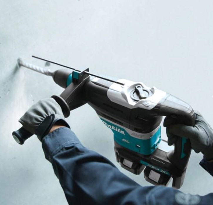 Перфоратор Makita DHR400ZK (без АКБ) Перфоратор Makita DHR400ZK (без АКБ)