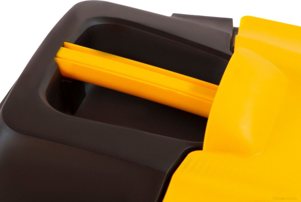 Скарификатор-аэратор Denzel SAE-1500 Скарификатор-аэратор Denzel SAE-1500