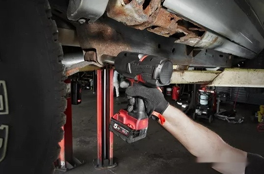 Гайковерт Milwaukee M18 FHIWF12-0X Fuel 4933459695 (без АКБ, кейс) Гайковерт Milwaukee M18 FHIWF12-0X Fuel 4933459695 (без АКБ, кейс)