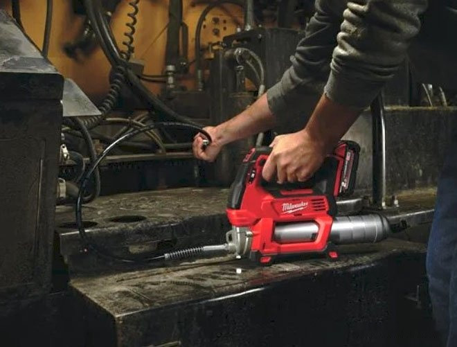 Пистолет для герметика Milwaukee M18 GG-201C 4933440490