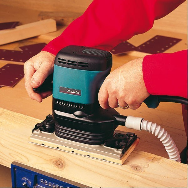 Шлифовальная машина Makita 9046 Шлифовальная машина Makita 9046