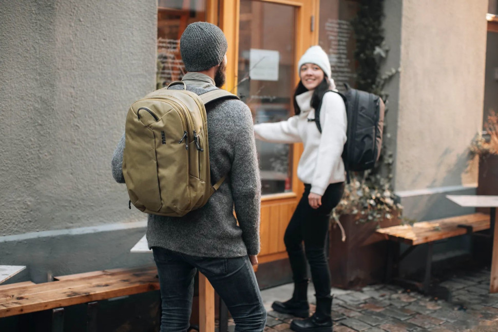 Рюкзак Thule Aion 28L-32L TATB128K (черный) Рюкзак Thule Aion 28L-32L TATB128K (черный)