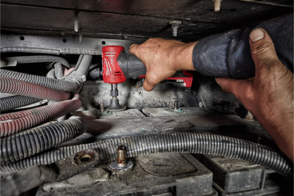 Угловая шлифмашина Milwaukee M12 FUEL FDGA-0 4933471438 (без АКБ) Угловая шлифмашина Milwaukee M12 FUEL FDGA-0 4933471438 (без АКБ)