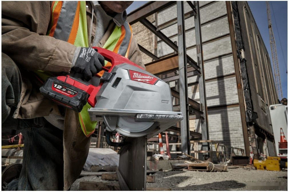 Дисковая (циркулярная) пила Milwaukee Fuel M18 FMCS66-0C 4933472110 (без АКБ, кейс)