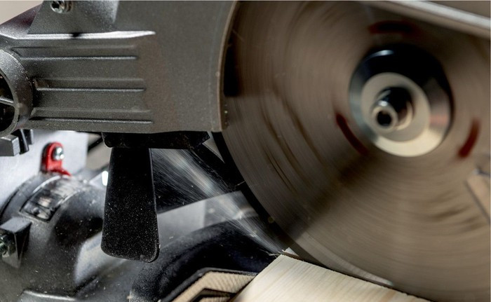 Дисковая (циркулярная) пила Metabo KS 216 M 610216000 Дисковая (циркулярная) пила Metabo KS 216 M 610216000