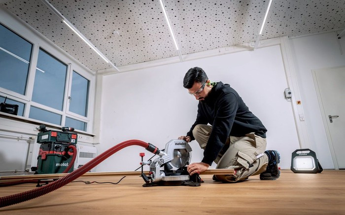 Дисковая (циркулярная) пила Metabo KS 216 M 610216000 Дисковая (циркулярная) пила Metabo KS 216 M 610216000