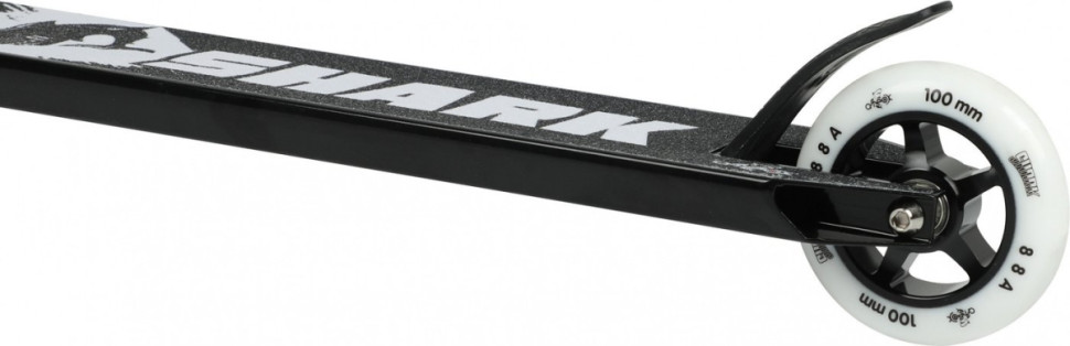 Самокат Ateox Shark 2024 (черный/нео) Самокат Ateox Shark 2024 (черный/нео)