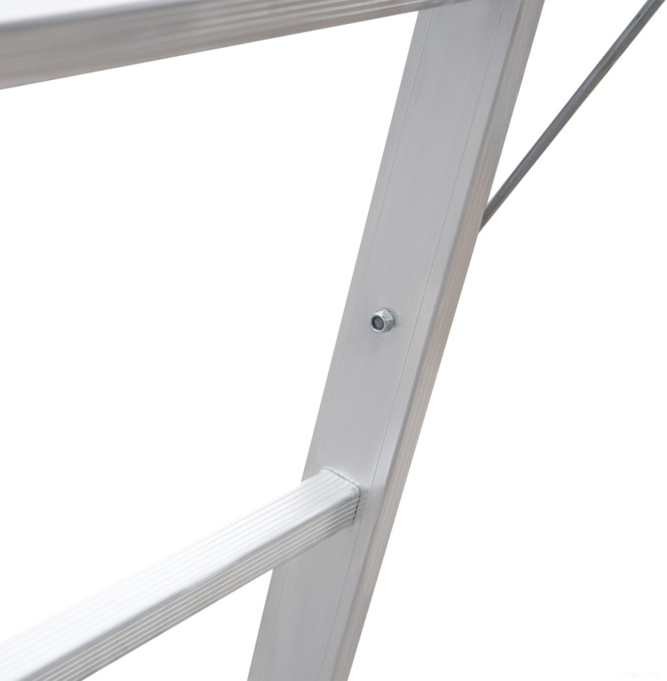 Лестница-помост Новая Высота NV 1360 (2x3 ступени) Лестница-помост Новая Высота NV 1360 (2x3 ступени)