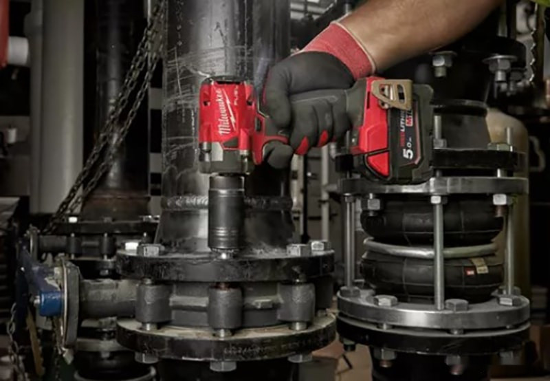 Гайковерт Milwaukee M18 FIW2F38-0X 4933478650 (без АКБ, кейс)