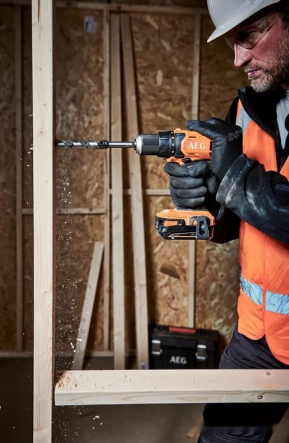 Дрель-шуруповерт AEG Powertools BS 18G4-202C 4935478630 (с 2-мя АКБ, кейс)