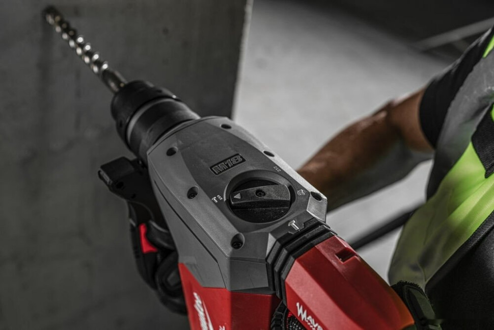 Перфоратор Milwaukee M18 FUEL M18ONEFHP-0X 4933478884 (без АКБ, кейс) Перфоратор Milwaukee M18 FUEL M18ONEFHP-0X 4933478884 (без АКБ, кейс)