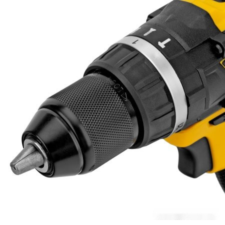 Ударная дрель-шуруповерт Denzel CIDB-IB-18-02 26130 (с 2-мя АКБ, кейс, набор оснастки) Ударная дрель-шуруповерт Denzel CIDB-IB-18-02 26130 (с 2-мя АКБ, кейс, набор оснастки)