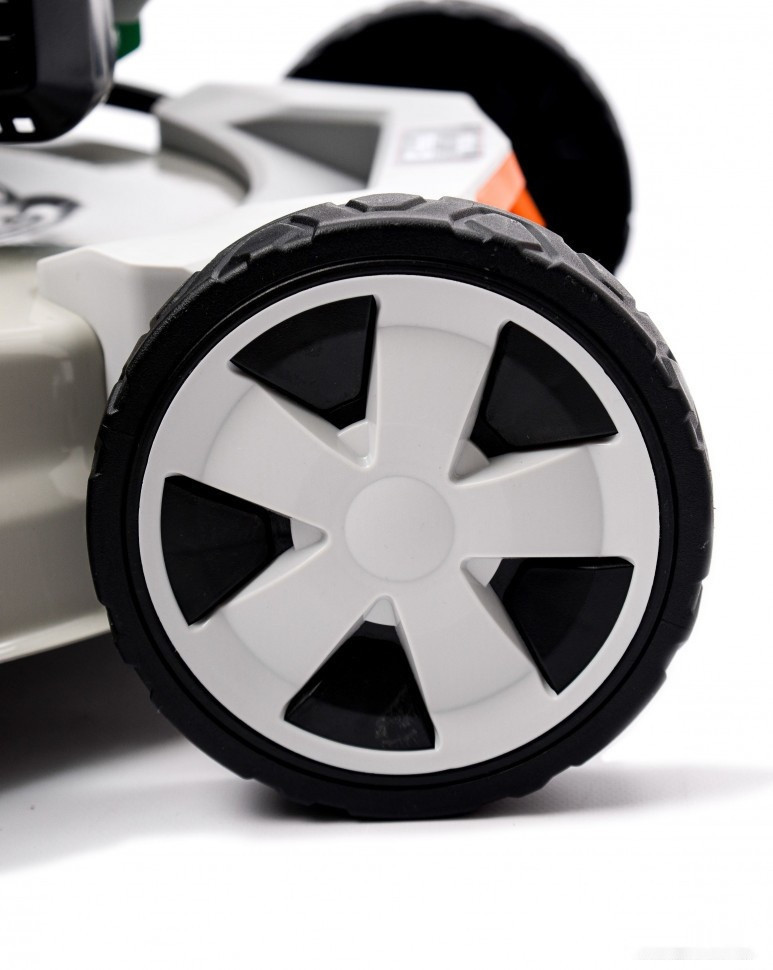 Газонокосилка Helmut TR 46H Газонокосилка Helmut TR 46H