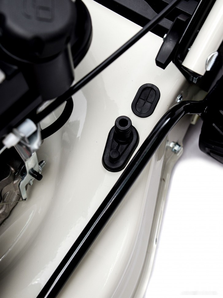 Газонокосилка Helmut TR 46H Газонокосилка Helmut TR 46H