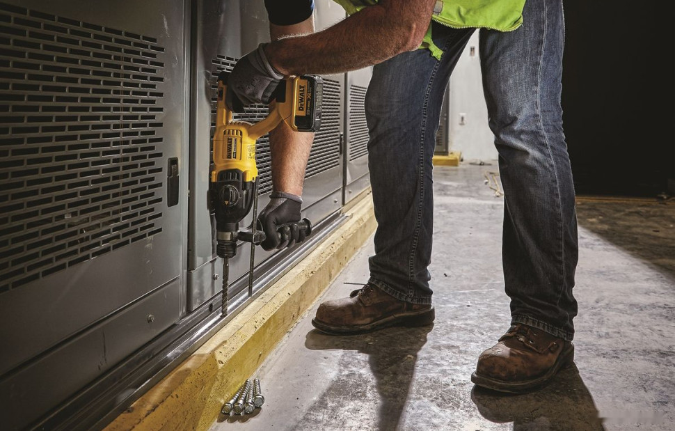 Перфоратор DeWALT DCH133N (без АКБ) Перфоратор DeWALT DCH133N (без АКБ)