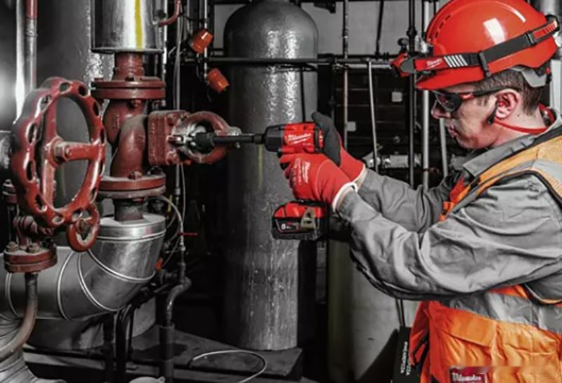 Гайковерт Milwaukee M18 FMTIW2F12-502X 4933478450 (с 2-мя АКБ, кейс) Гайковерт Milwaukee M18 FMTIW2F12-502X 4933478450 (с 2-мя АКБ, кейс)