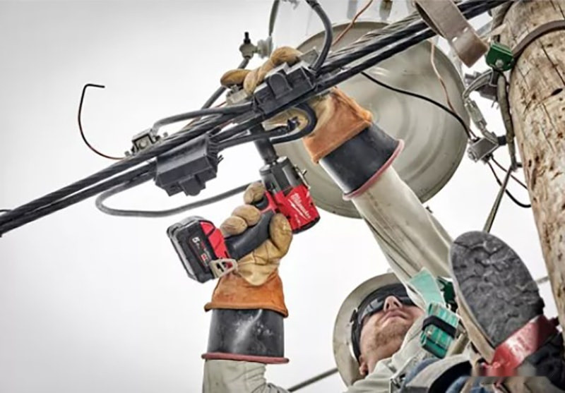 Гайковерт Milwaukee M18 FMTIW2F12-502X 4933478450 (с 2-мя АКБ, кейс) Гайковерт Milwaukee M18 FMTIW2F12-502X 4933478450 (с 2-мя АКБ, кейс)