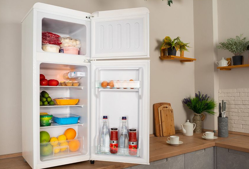 Холодильник с верхней морозильной камерой HARPER HRF-T120M (белый)