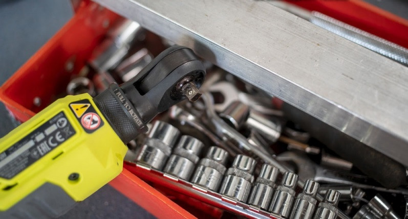 Угловая дрель Ryobi R18RW2-0 5133004833 (без АКБ) Угловая дрель Ryobi R18RW2-0 5133004833 (без АКБ)