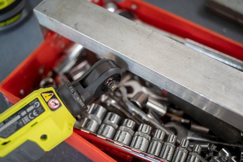 Угловая дрель Ryobi R18RW2-0 5133004833 (без АКБ) Угловая дрель Ryobi R18RW2-0 5133004833 (без АКБ)