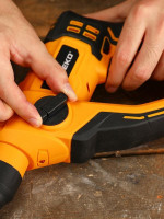 Перфоратор Deko DKCH20 SET (с 2-мя АКБ, кейс)