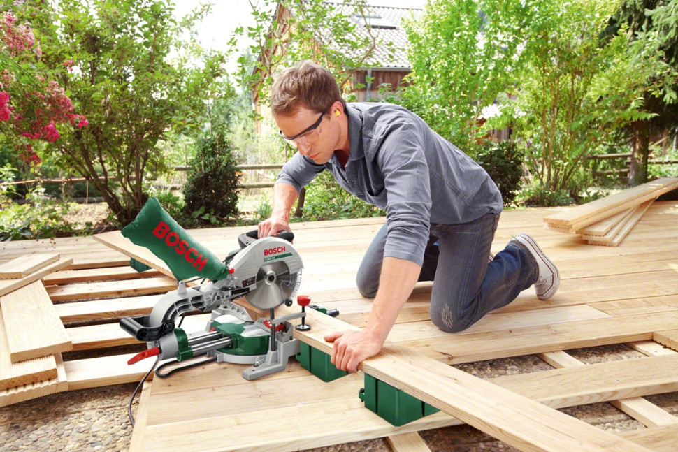 Торцовочная пила Bosch PCM 8 S Торцовочная пила Bosch PCM 8 S