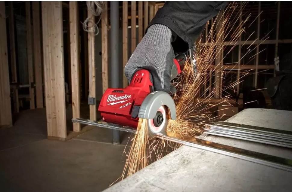 Монтажная (отрезная) пила Milwaukee M12 FCOT-422X Fuel 4933464619 (с 2-мя АКБ, кейс)