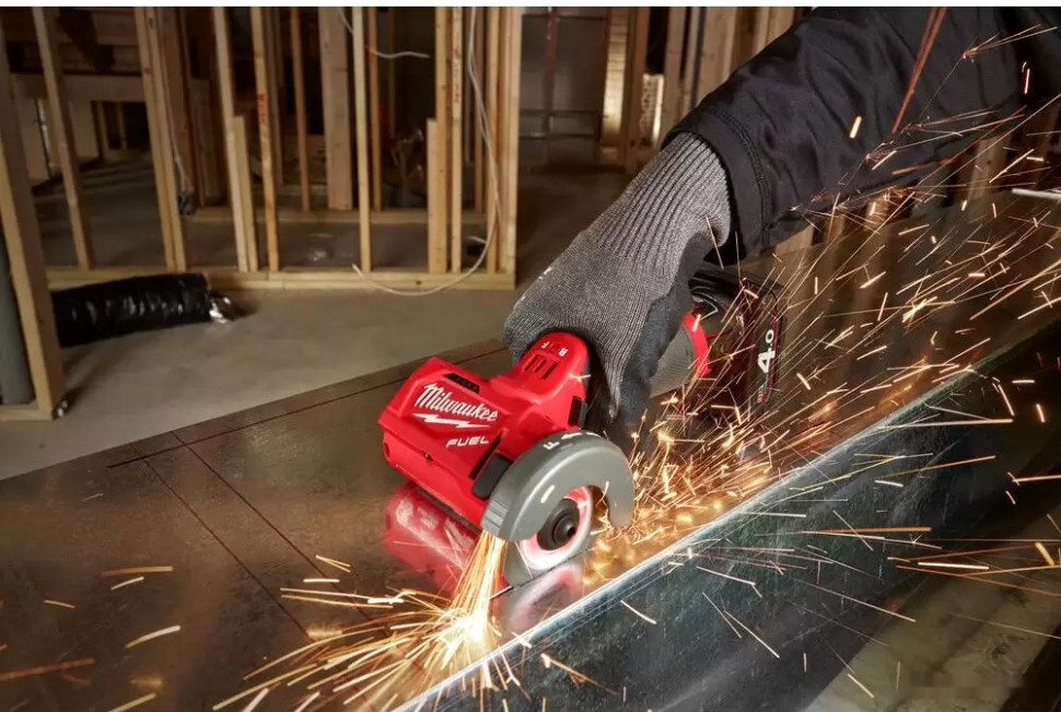 Монтажная (отрезная) пила Milwaukee M12 FCOT-422X Fuel 4933464619 (с 2-мя АКБ, кейс)