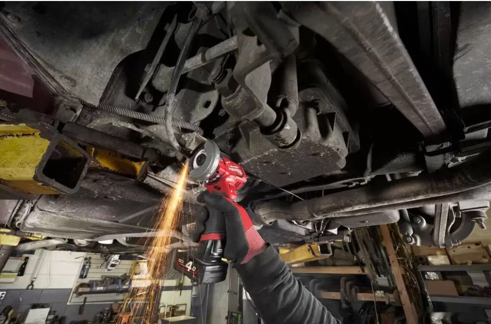 Монтажная (отрезная) пила Milwaukee M12 FCOT-422X Fuel 4933464619 (с 2-мя АКБ, кейс)