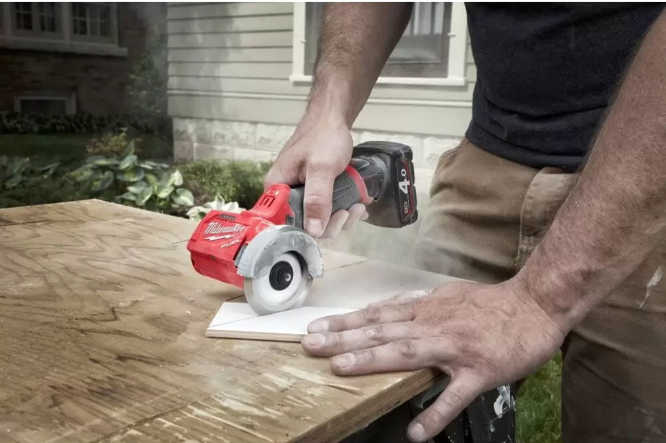 Монтажная (отрезная) пила Milwaukee M12 FCOT-422X Fuel 4933464619 (с 2-мя АКБ, кейс)