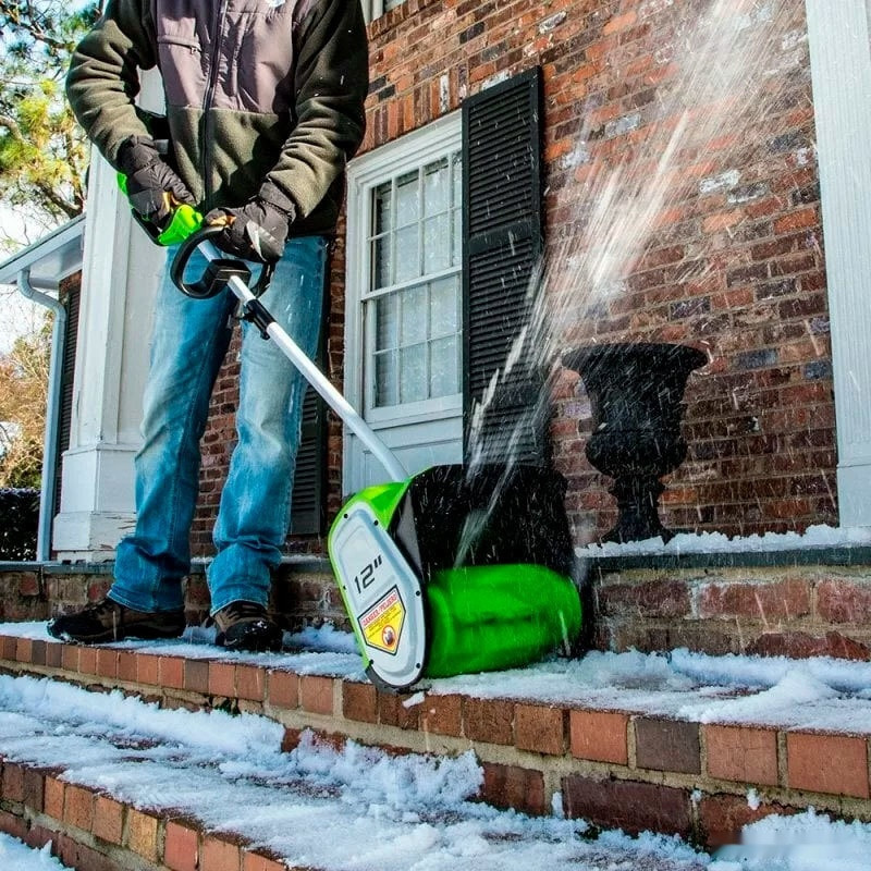 Снегоуборщик Greenworks GD40SSK4 (с АКБ 4000 mAh) Снегоуборщик Greenworks GD40SSK4 (с АКБ 4000 mAh)