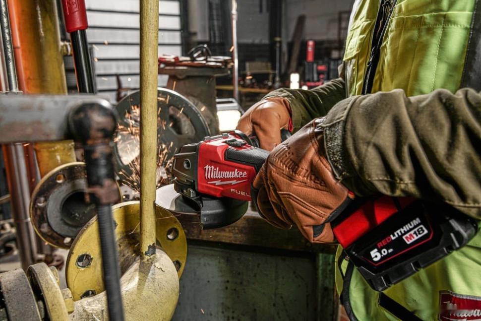 Угловая шлифмашина Milwaukee M18 FSAG125X-0X Fuel 4933478428 (без АКБ) Угловая шлифмашина Milwaukee M18 FSAG125X-0X Fuel 4933478428 (без АКБ)