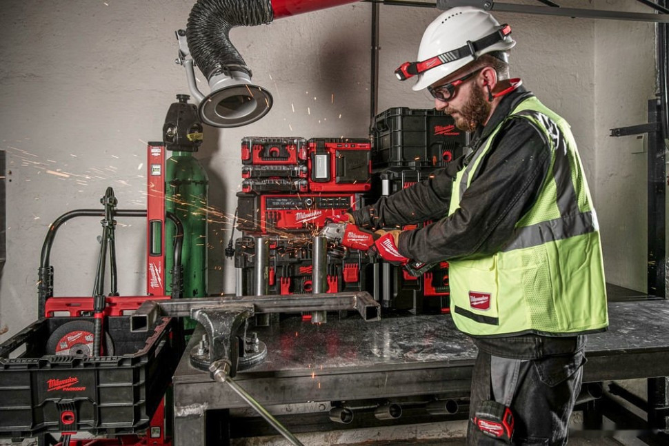 Угловая шлифмашина Milwaukee M18 FSAG125X-0X Fuel 4933478428 (без АКБ) Угловая шлифмашина Milwaukee M18 FSAG125X-0X Fuel 4933478428 (без АКБ)