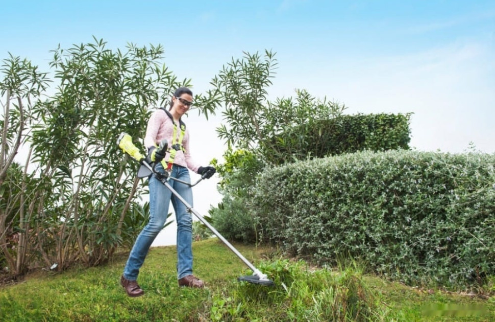 Триммер Ryobi RBC18X20B4F (с 1-м АКБ) Триммер Ryobi RBC18X20B4F (с 1-м АКБ)