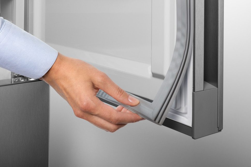 Холодильник Liebherr CBNsfd 5723 Plus BioFresh Холодильник Liebherr CBNsfd 5723 Plus BioFresh