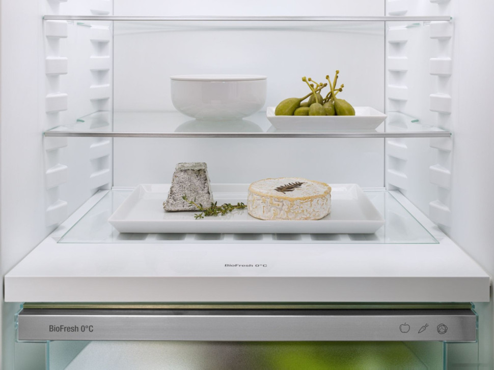 Холодильник Liebherr CBNsfd 5723 Plus BioFresh Холодильник Liebherr CBNsfd 5723 Plus BioFresh