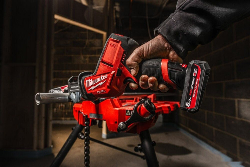 Аккумулятор для инструмента Milwaukee M12 M12HB5 4932480165 (12В/5 Ач) Аккумулятор для инструмента Milwaukee M12 M12HB5 4932480165 (12В/5 Ач)
