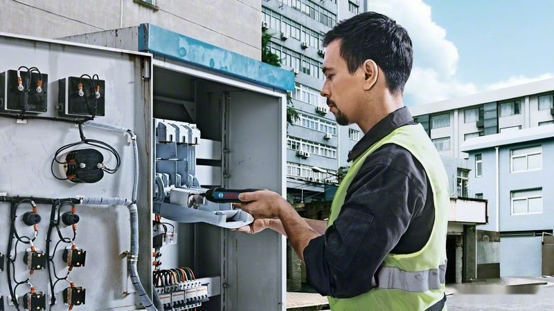 Электроотвертка Bosch Go Professional 06019H2103 (с АКБ, кейс) Электроотвертка Bosch Go Professional 06019H2103 (с АКБ, кейс)