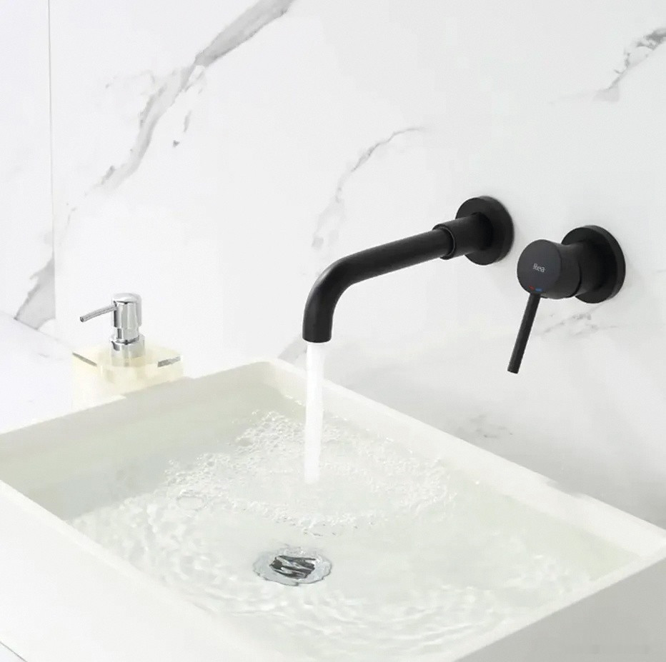 Смеситель Rea Lungo long black matt B0371
